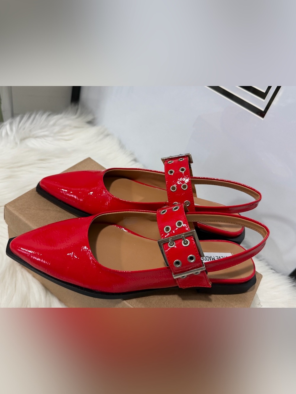 NEW. Steve Madden Red Patent Pointed Slingback Flats with Grommet Strap 9.5 - Picture 2 of 11